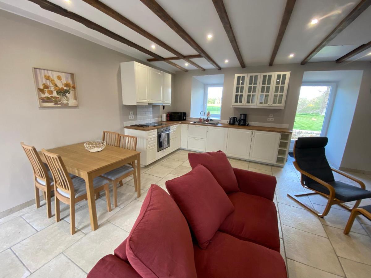 Clara, Clement & Nelle - Character Holiday home Jugon-les-Lacs
