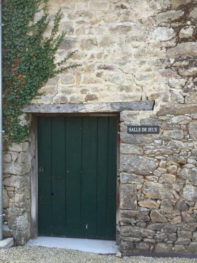 Clara, Clement & Nelle - Character * Jugon-les-Lacs